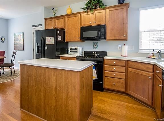 2nd image of 5006 Grandview Dr