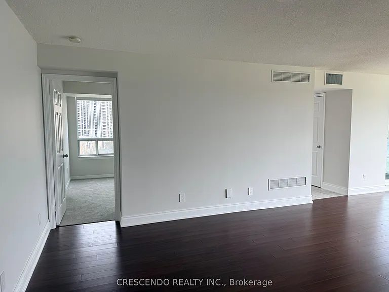 30 Harrison Garden Blvd #902 — Photo 18