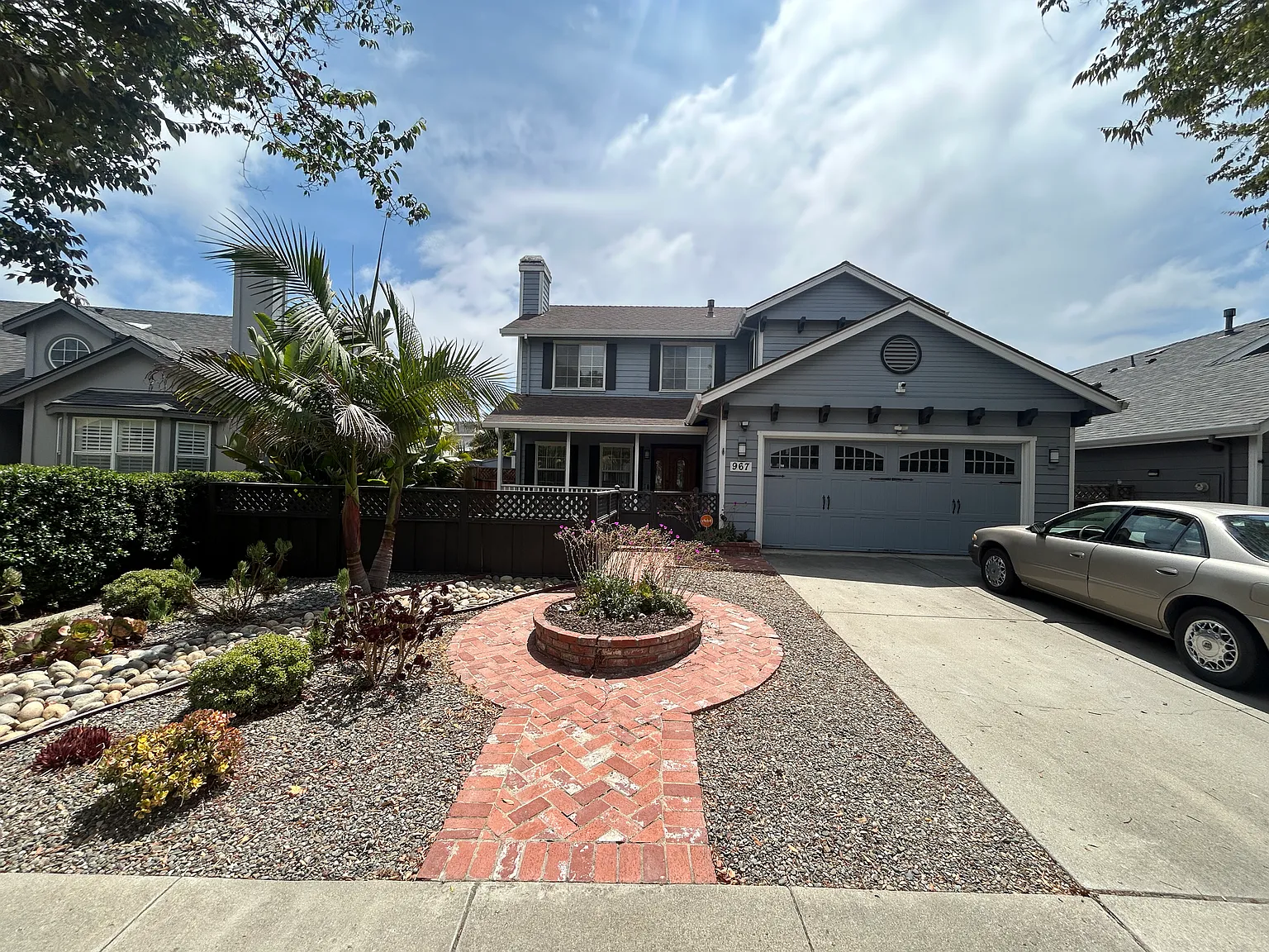 3 bed, 2329 sqft, $1,150 — Photo 1