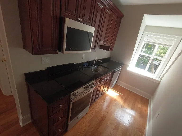 101 Morse St #302 — Photo 11