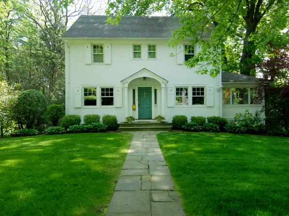 72 N Chatsworth Ave, Larchmont, NY 10538