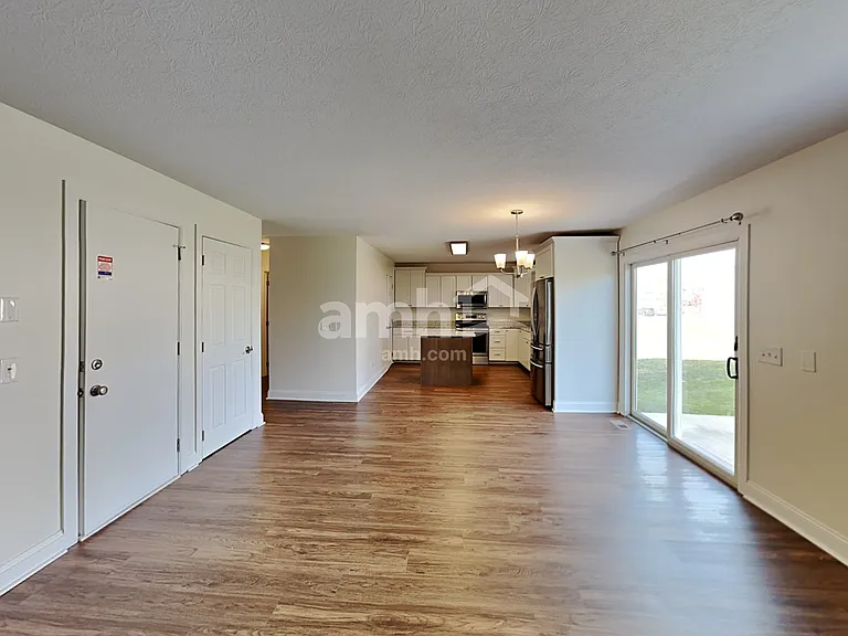 836 Orwell St — Photo 5