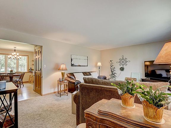 3rd image of 248 E Antoine Dr