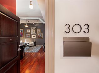 212 N Center St UNIT 303, Bloomington, IL 61701