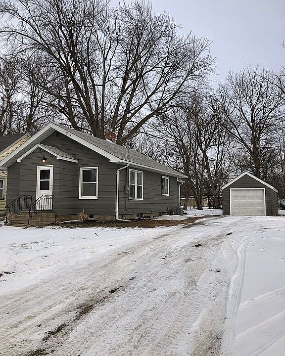 1st image of 1313 Saint John Ave