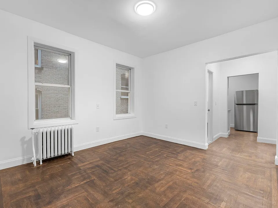 137 Kensington Ave #504