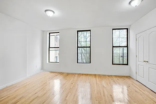 Rented by R New York | media 3