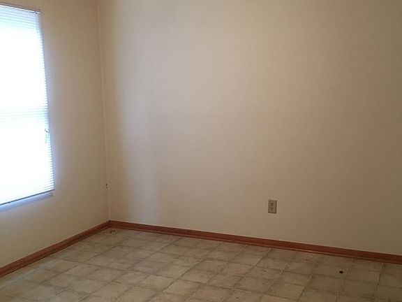 5th image of 724 W 17th St #4247833