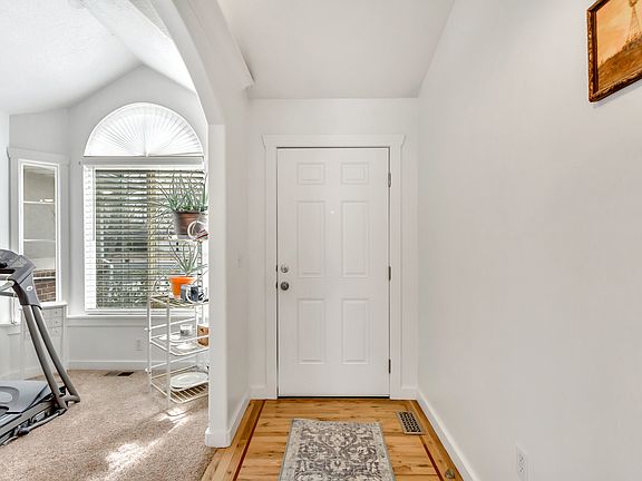 5th image of 791 E Saddle Rd