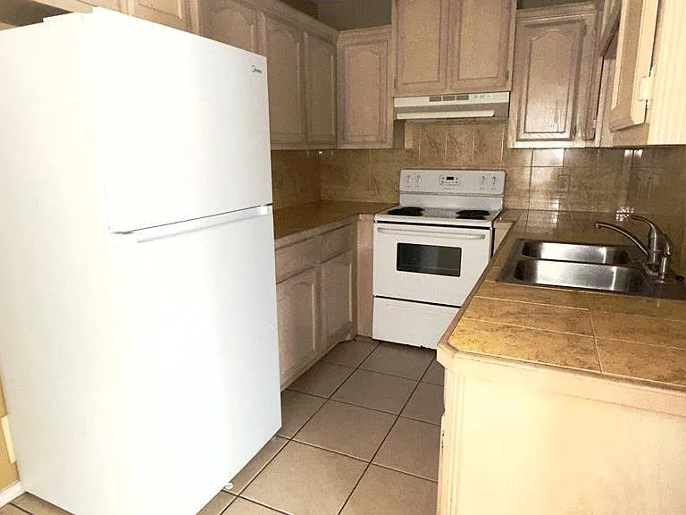 1722 Stone Dr #2 — Photo 7
