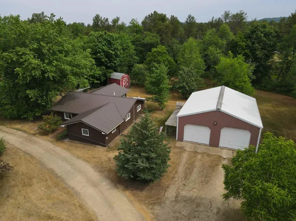 30198 Needle Ln, Lone Rock, WI 53556