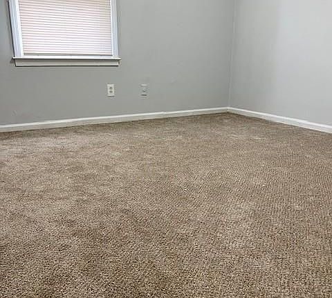 5th image of 845 White Oak Ct