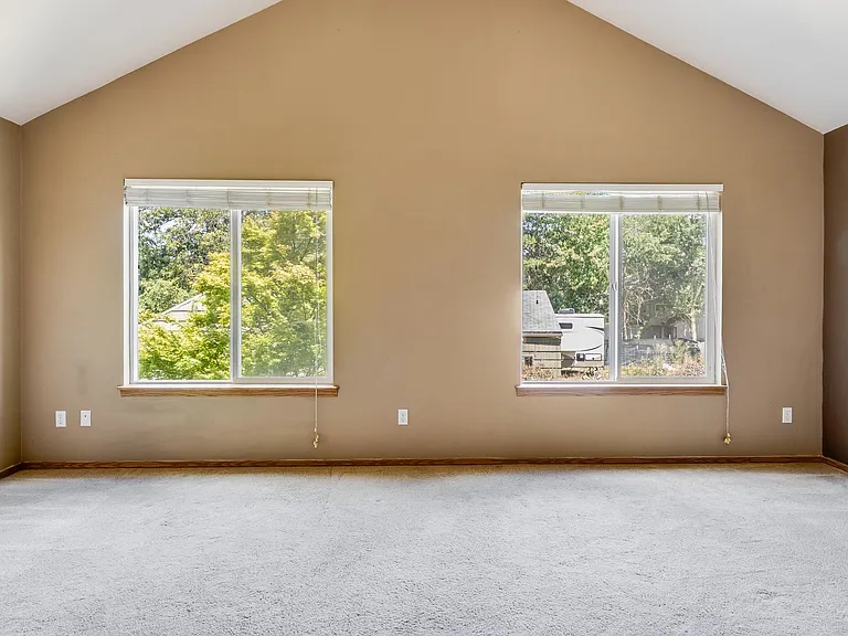 15979 SW Roth Dr — Photo 11