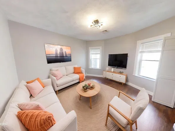 26 Elder St #2A, Dorchester, MA 02125
