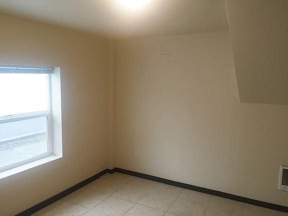 4th image of 4922-4930 N Albina Ave #4926-A