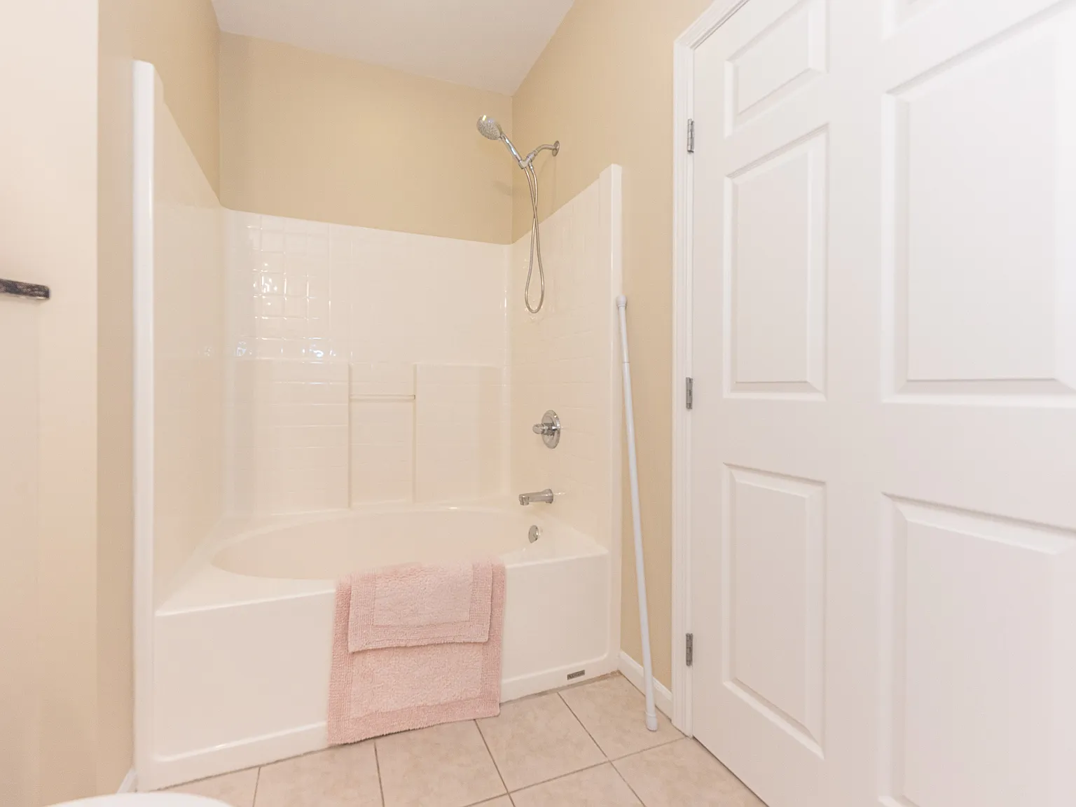 2 bed, 1347 sqft, $2,295 — Photo 4