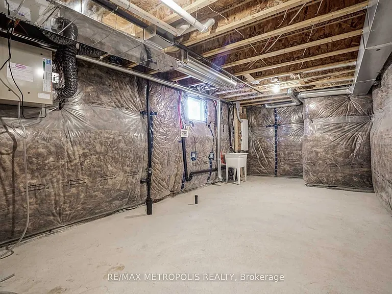 82 Westfield Dr — Photo 38
