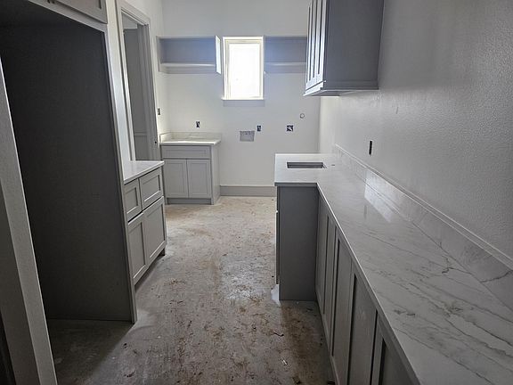 4th image of 9646 Lakeside Oaks Dr