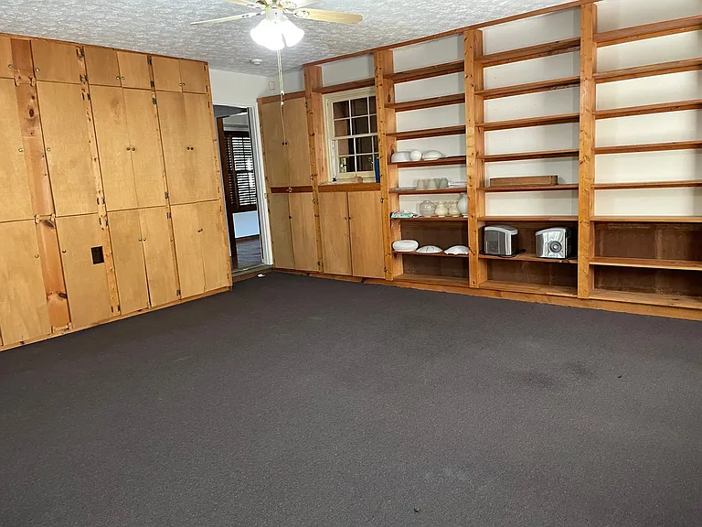 1180 Robinhood Rd — Photo 37