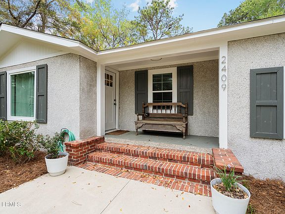 5th image of 2409 Waddell Rd