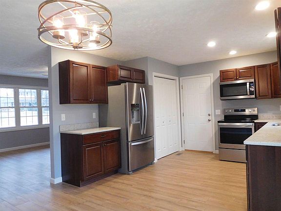 4th image of 4349 N Centennial Dr