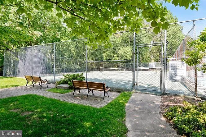 10401 Montrose Ave #201 — Photo 13