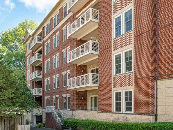 210 10th St NE #501, Charlottesville, VA 22902