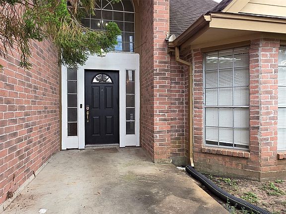 3rd image of 15615 Fern Ridge Dr
