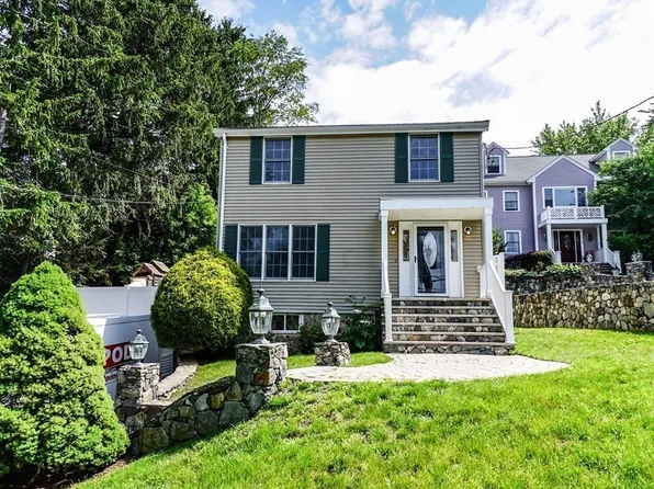 75 Dunster Ln, Winchester, MA 01890