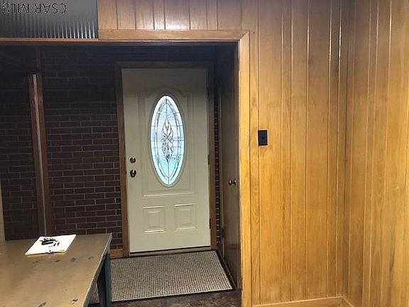 5th image of 217 Rosewood St
