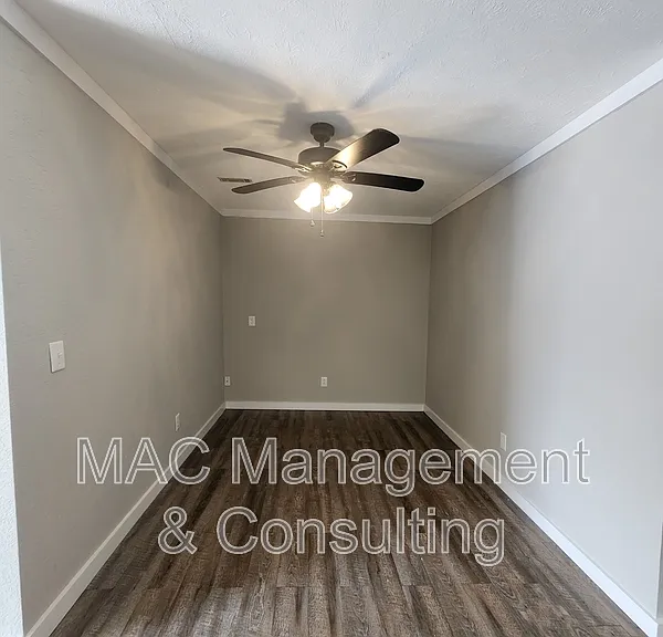1501 Autumn Ave — Photo 3