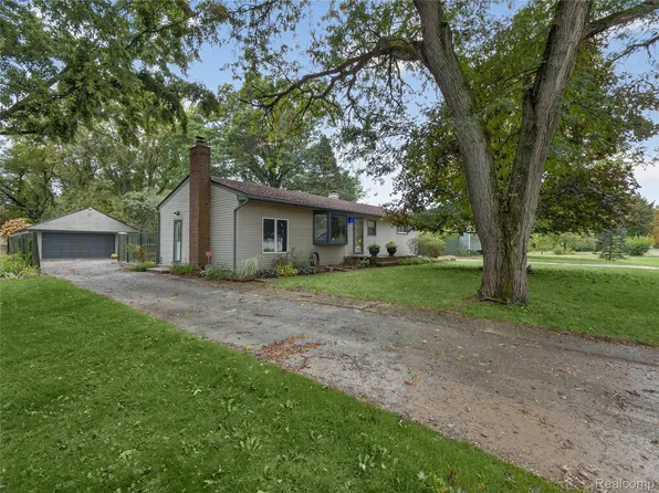 43801 Burtrig Rd, Van Buren Township, MI 48111