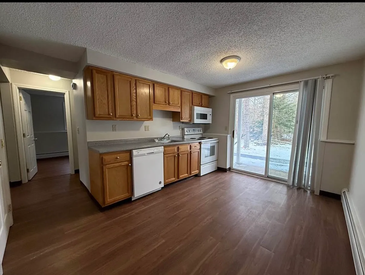 2 bed, 785 sqft, $2,300 — Photo 3