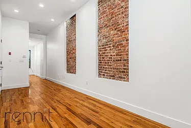 Rented by Rennit Inc.