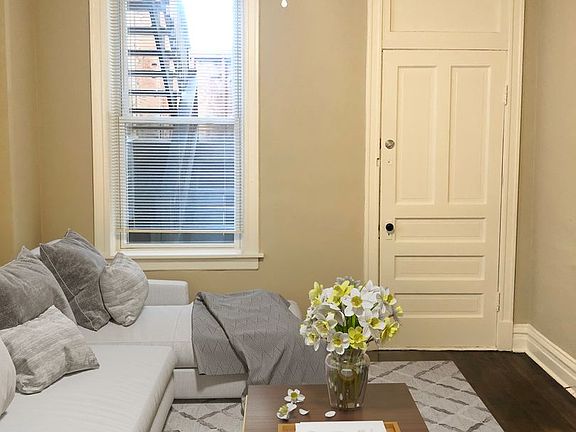 3rd image of 1810 N Paulina St APT 1R
