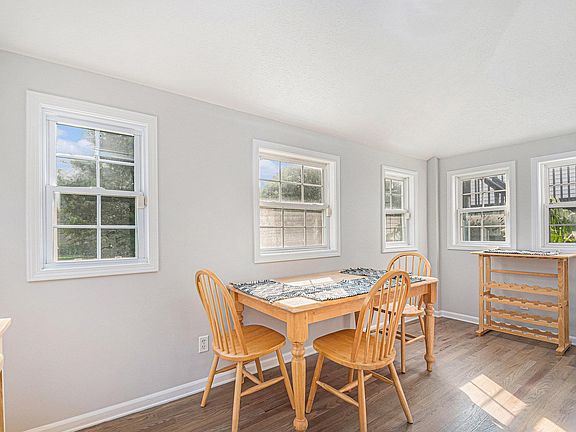 5th image of 512 E Angela Blvd
