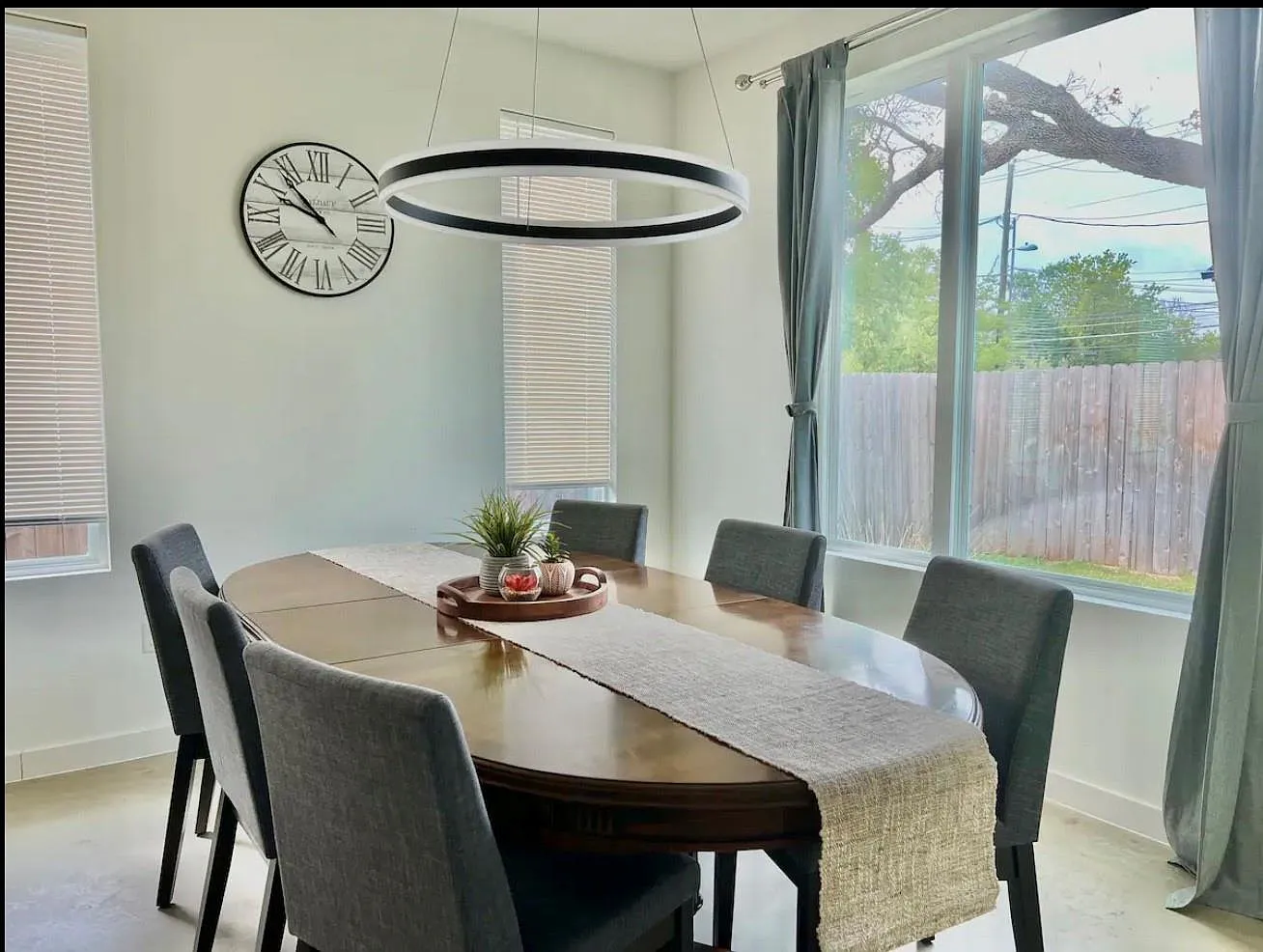 3 bed, 2.5 bath, 1880 sqft, $3,200 — Photo 3