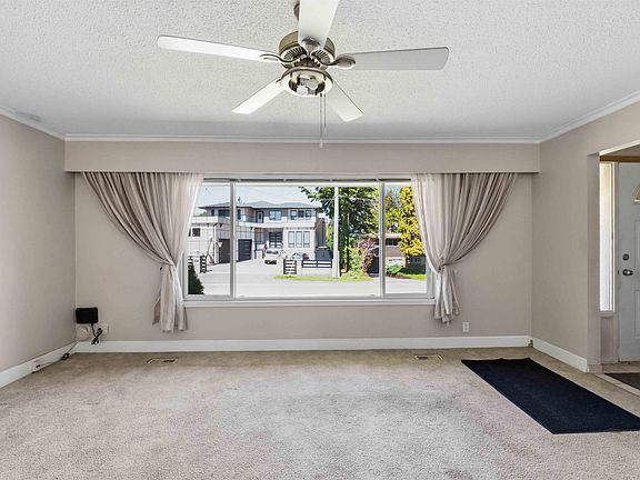 5th image of 31806 Carlsrue Ave