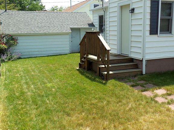 3rd image of 422 N Lewis St