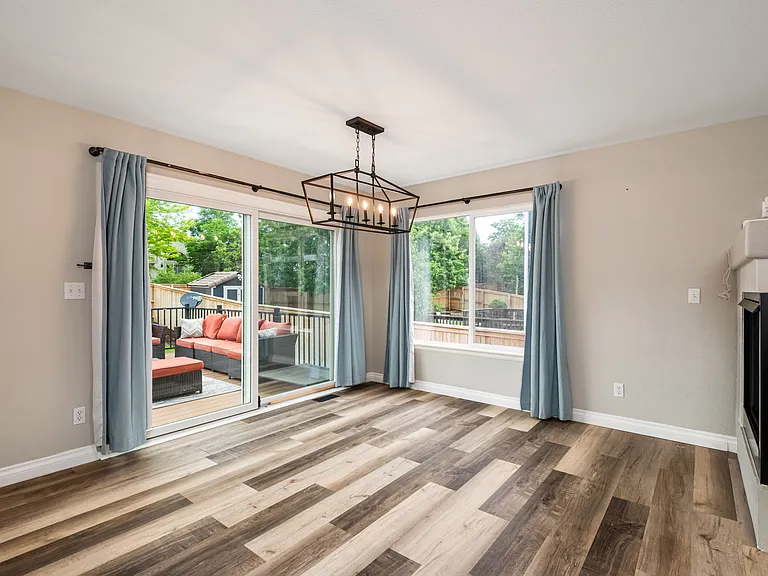 4779 Waldenwood Dr — Photo 9