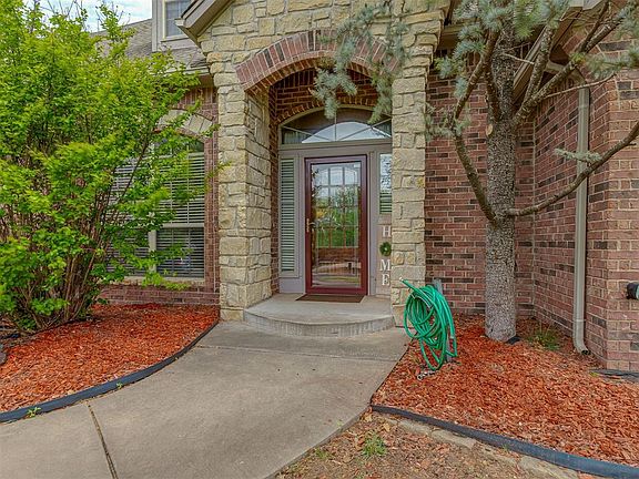 3rd image of 8762 Palermo Dr