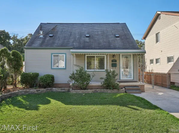 27853 Wrenson St, Madison Heights, MI 48071