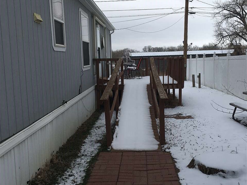 1st image of 216 N 3rd St