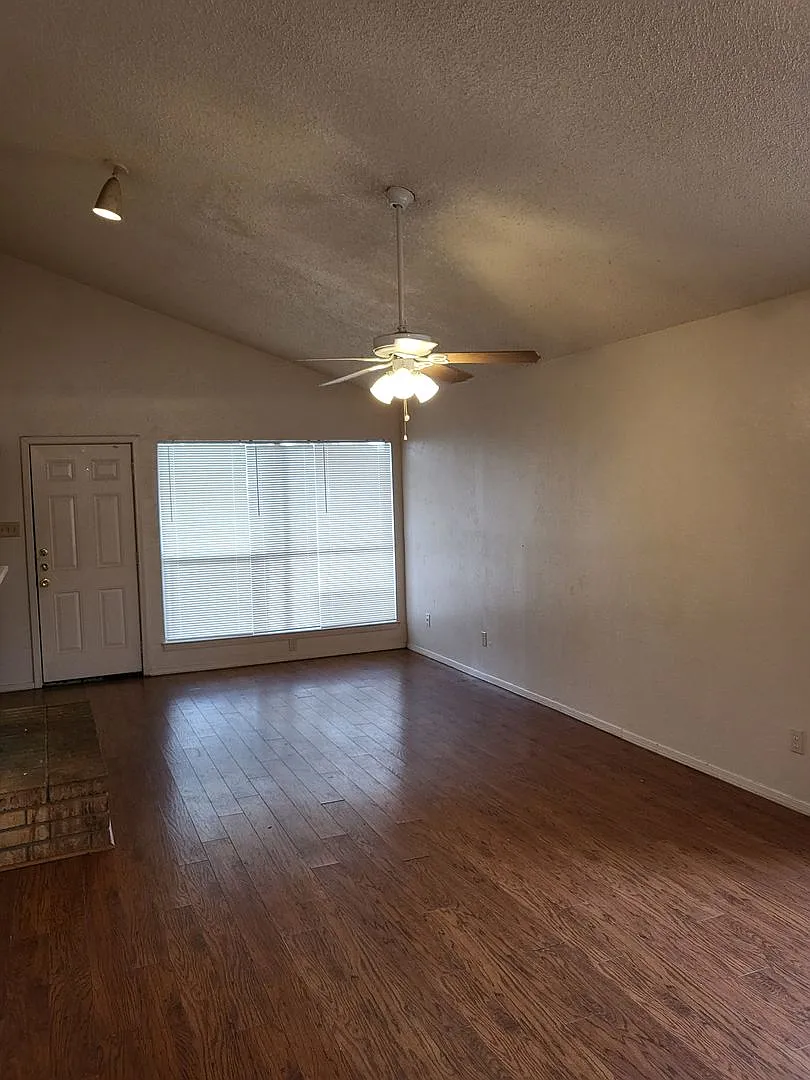 2716 St. George Place Arlington, TX 76015 — Photo 3