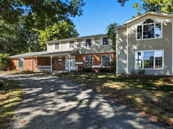 1200 Shephards Ln, Oxford, MI 48371