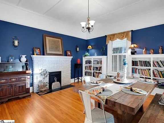 4th image of 7 Lee St