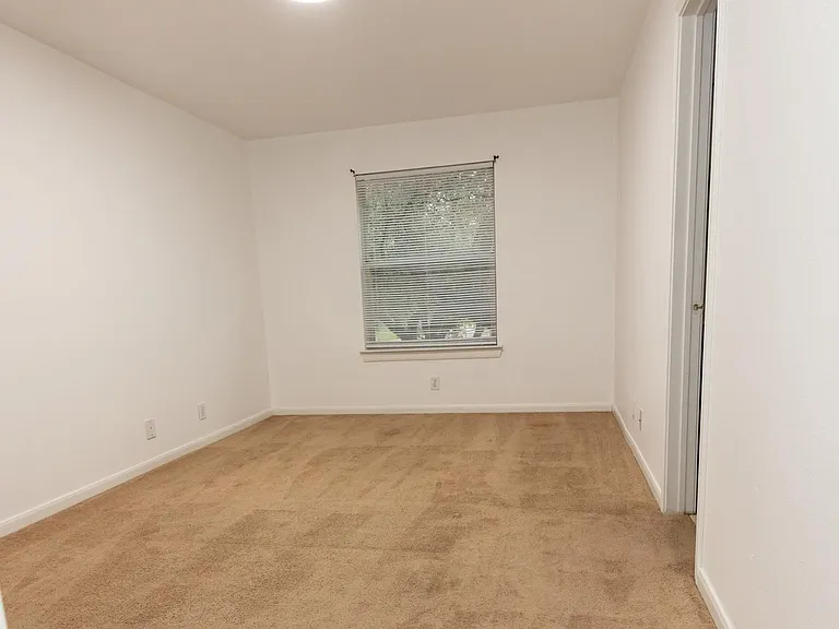 4107 Saint Charles Bay — Photo 28
