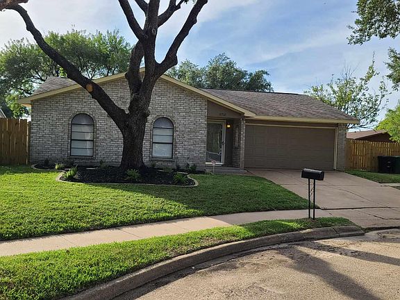 2nd image of 15702 Ironside Creek Dr