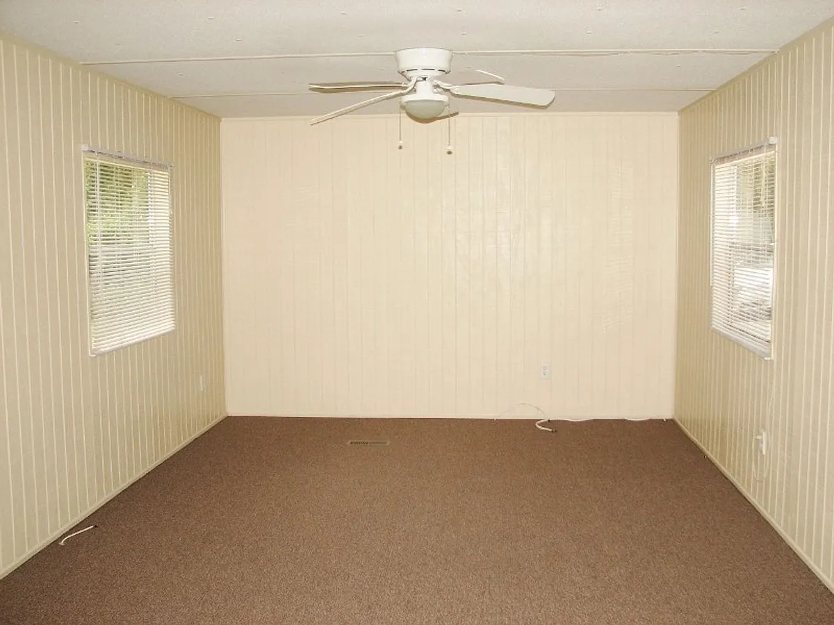 Building Photo - 1295 S Larkspur Ter