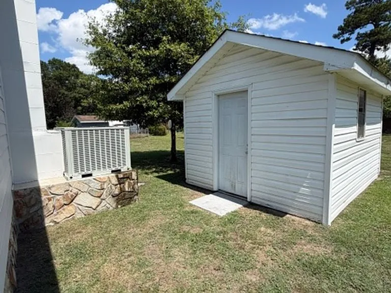 2903 Anne St — Photo 21